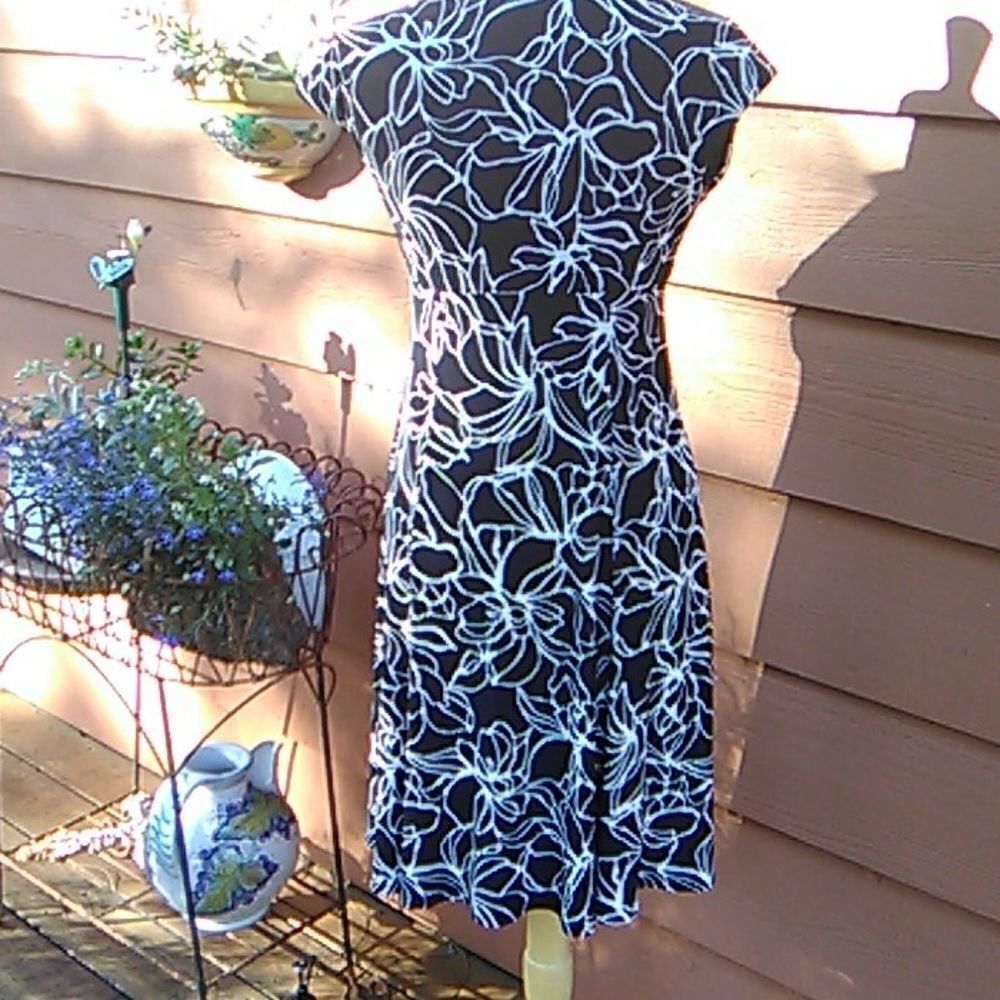 Jones Wear Dress - Picture 4 of 9